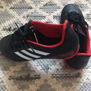 NWOT Adidas indoor soccer cleats